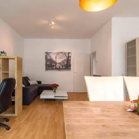 Monville International Amsterdam